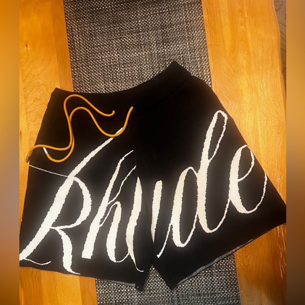 Rhude men’s Black Tapestry Shorts size XL